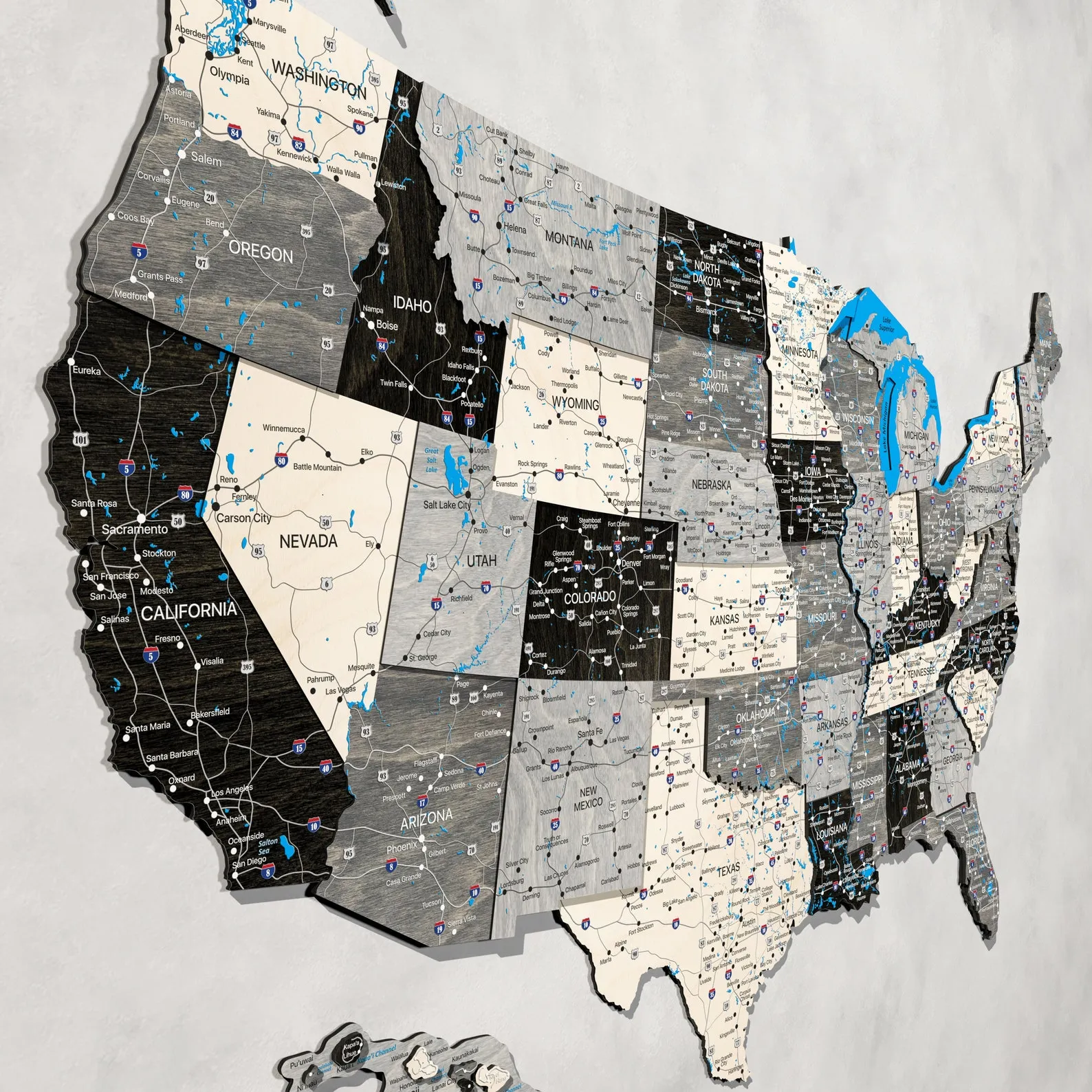 Color Printed Wooden USA Map With Rivers And Lakes Detail - Image 3