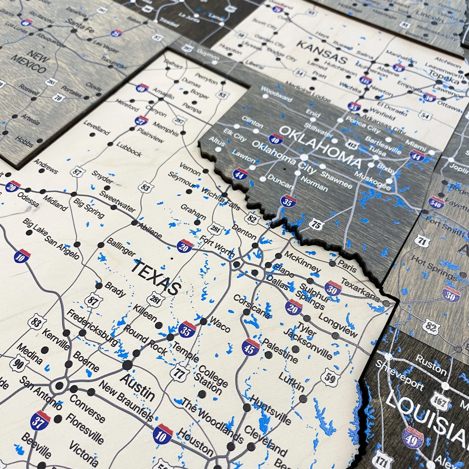 Color Printed Wooden USA Map With Rivers And Lakes Detail - Image 4